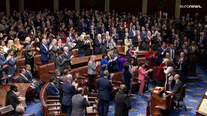 Pelosi lascia la Camera: "Democrazia Usa maestosa ma fragile"
