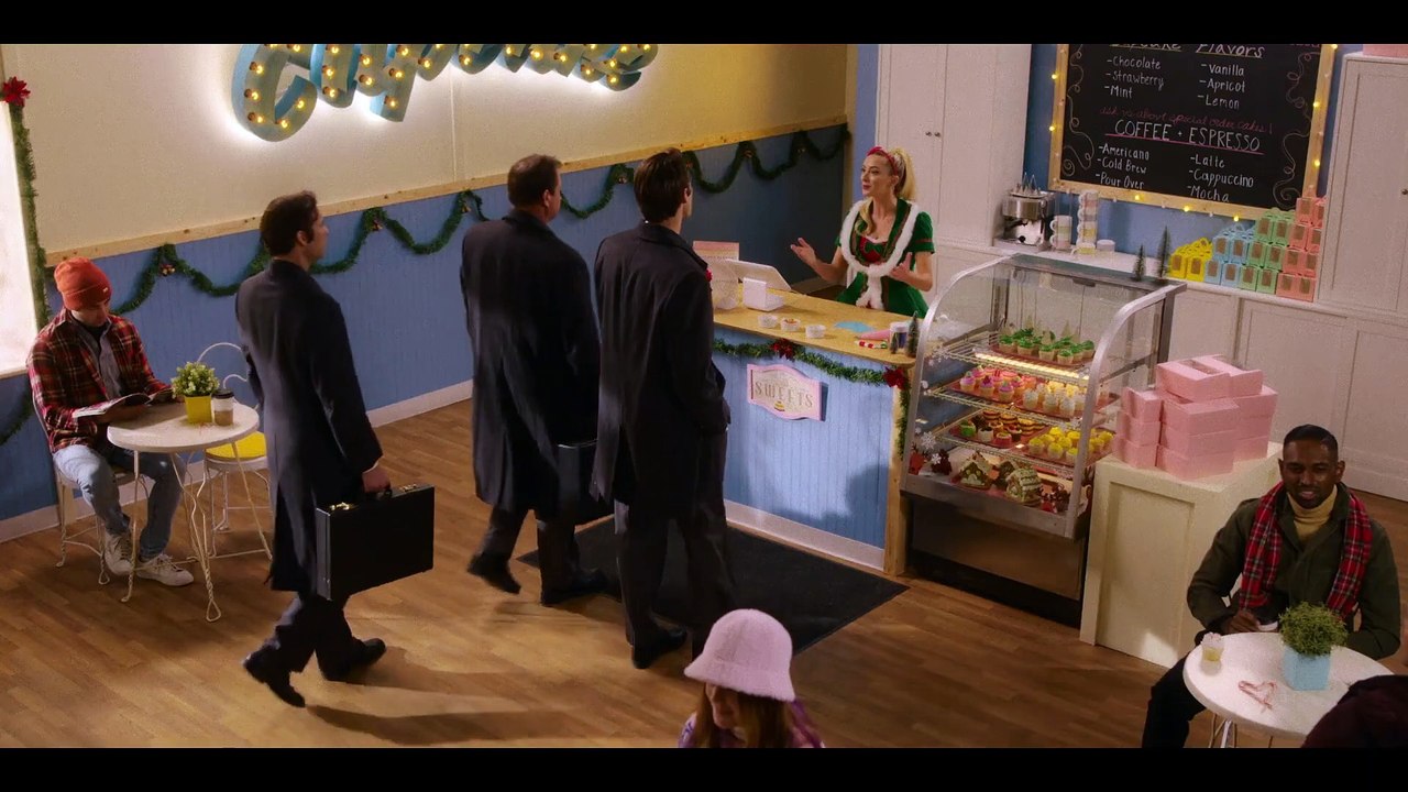 A Hollywood Christmas - Official Trailer - Watch on HBO Max