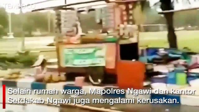 Satu Orang Tertimpa Pohon Akibat Hujan dan Angin Kencang di Ngawi