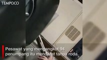 Detik-detik Pesawat Boeing 737-500 Mendarat Tanpa Roda di Rusia