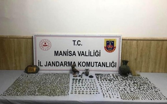 Kula'da tarihi eser operasyonu: 2 bin 385 adet tarihi eser ele geçirildi