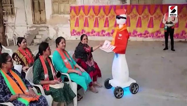 ગુજરાત ચૂંટણીમાં પ્રથમ વખત રોબોટથી પ્રચાર, લોકોની વચ્ચે જઇ વોટ માંગ્યા