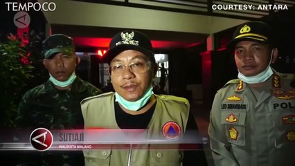 Malang Zona Merah, Petugas Keamanan Bubarkan Kerumunan Warga