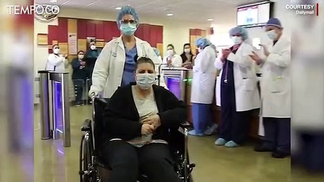 Momen Haru Ketika Ibu Lima Anak Sembuh dari COVID-19