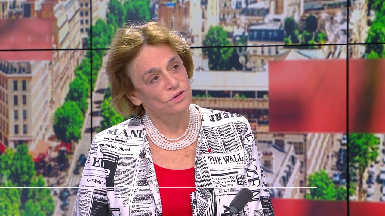 Caroline Pigozzi : Le pape François «a les larmes aux yeux quand il parle des migrants. C’est insupportable pour lui ce sujet»