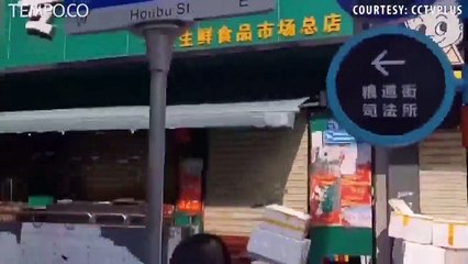 Wabah Virus Corona, Sejumlah Orang Pakai Masker Nyeleneh