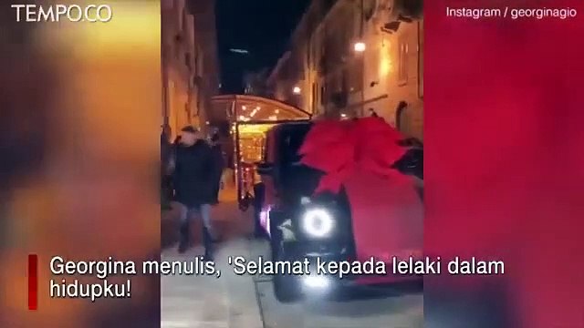 Rayakan Ulang Tahun ke-35, Cristiano Ronaldo Dapat Hadiah Mercedes Senilai Rp 10 M