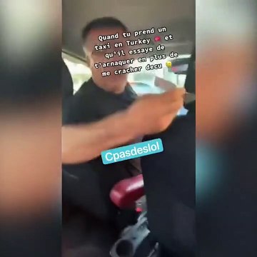 Dolandırmaya çalıştığı iddia edilen taksici turistlere tükürdü