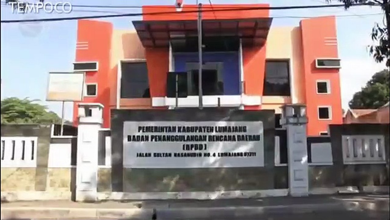 Gunung Semeru Mengeluarkan Guguran Awan Panas