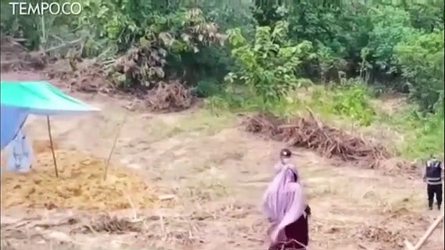 Melihat Proses Pemakaman Pasien COVID-19 yang Humanis