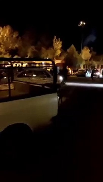 Humeyni'nin evi ateşe verildi