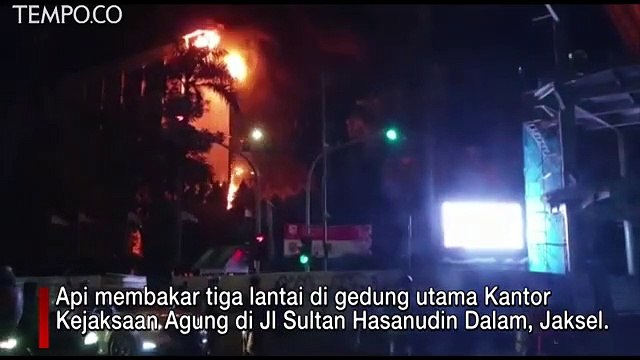 Gedung Utama Kejaksaan Agung Terbakar, 31 Unit Damkar Dikerahkan