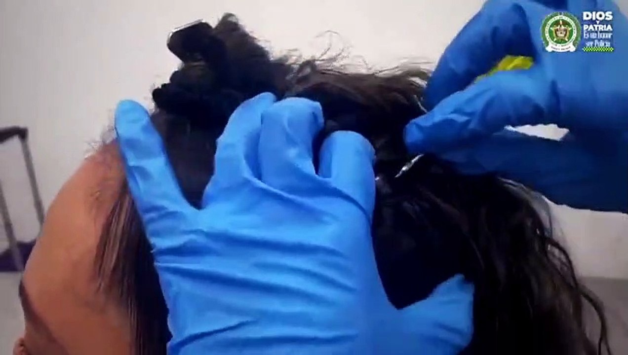 Deux Colombiennes cachaient 2kg de cocaïne dans leurs cheveux avant de prendre l'avion pour l'Espagne