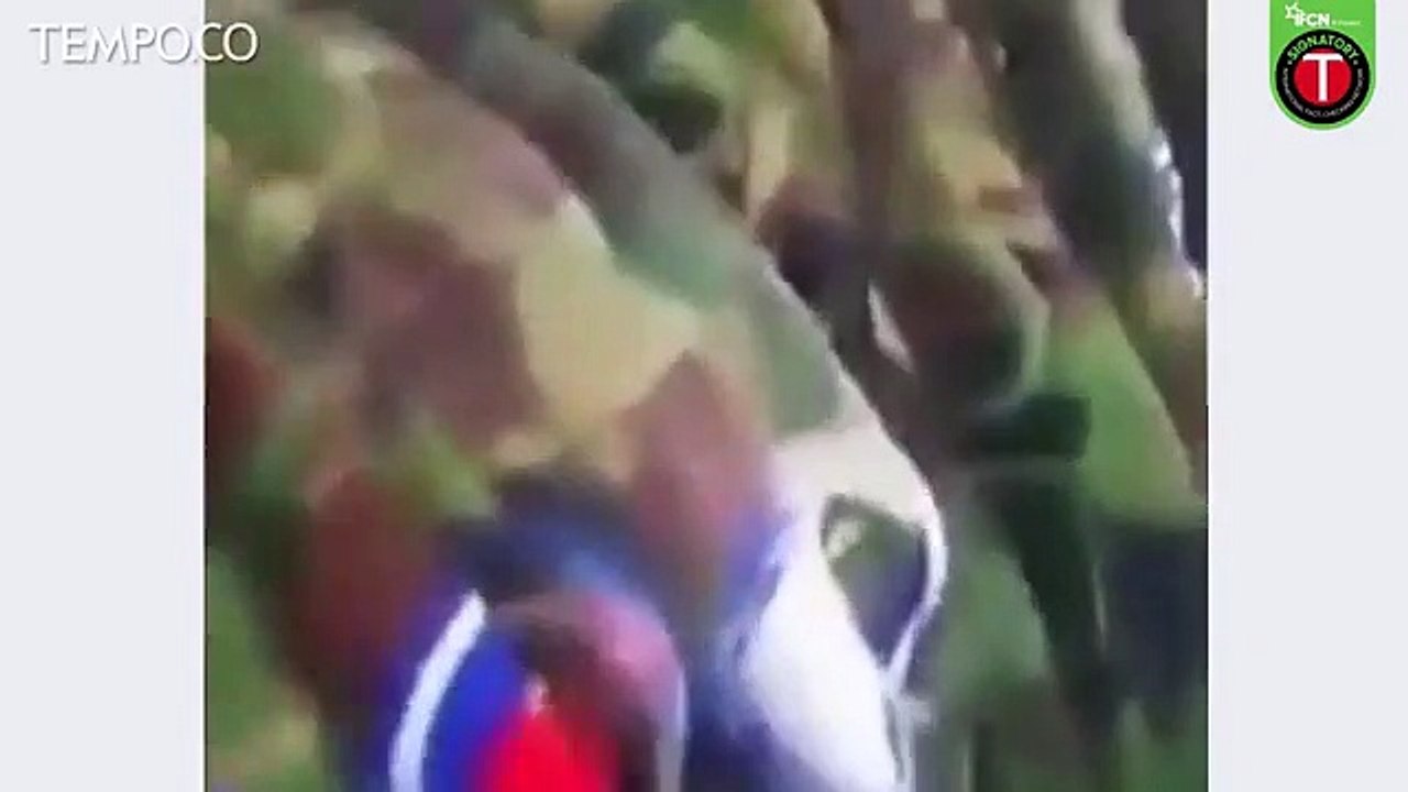 [Cek Fakta] Benarkah Ini Seragam Tentara Cina yang Dicuci di Kelapa Gading?