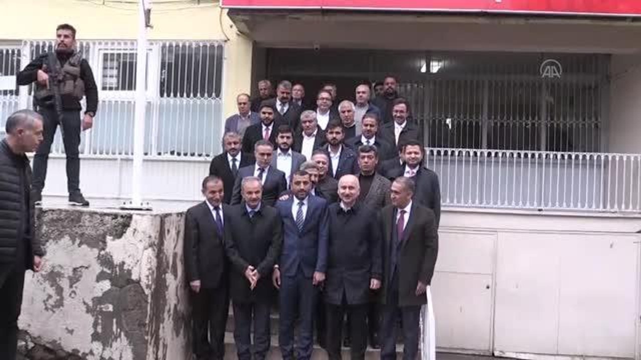 Ulaştırma ve Altyapı Bakanı Karaismailoğlu, ziyaretlerde bulundu