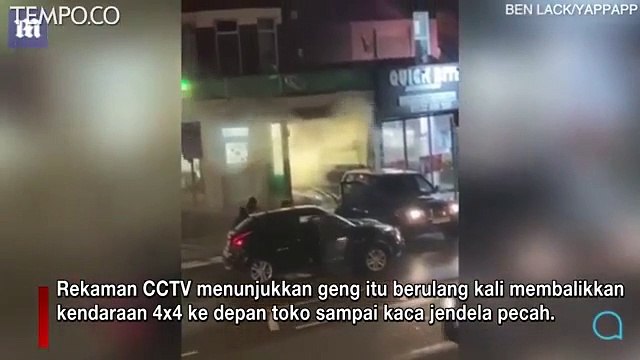 Momen Dramatis Perampok Bersenjata Linggis Gasak Habis Toko Emas Senilai Rp 565 Juta