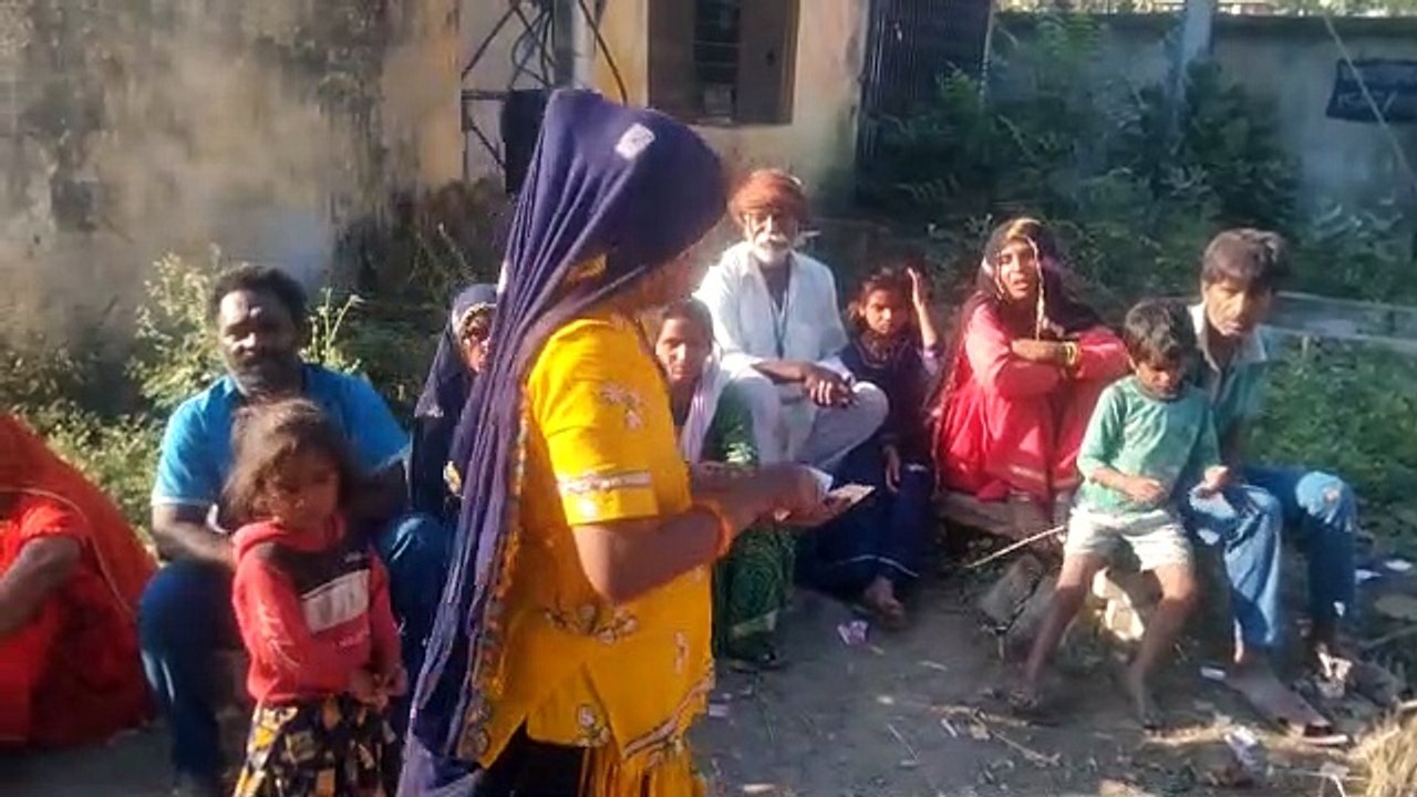 विकास कार्यों में ठेकेदार की लापरवाही की भेंट च...