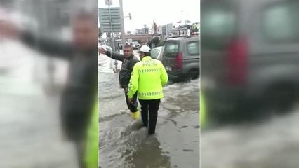 Şiddetli yağış yaşamı olumsuz etkiledi (4)