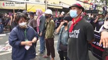 Bangkok: Verletzte Journalistin wird nach Protesten ins Krankenhaus gebracht