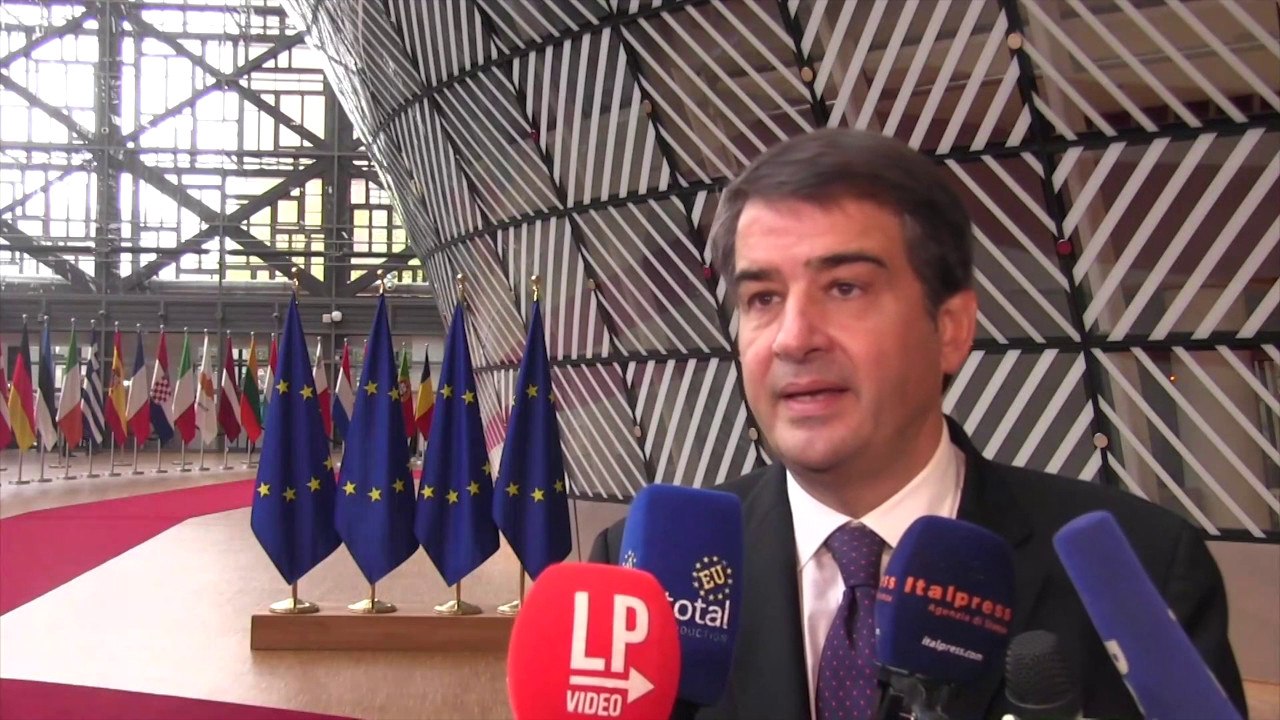 Pnrr, Fitto "Concordare integrazioni con la Commissione Ue"