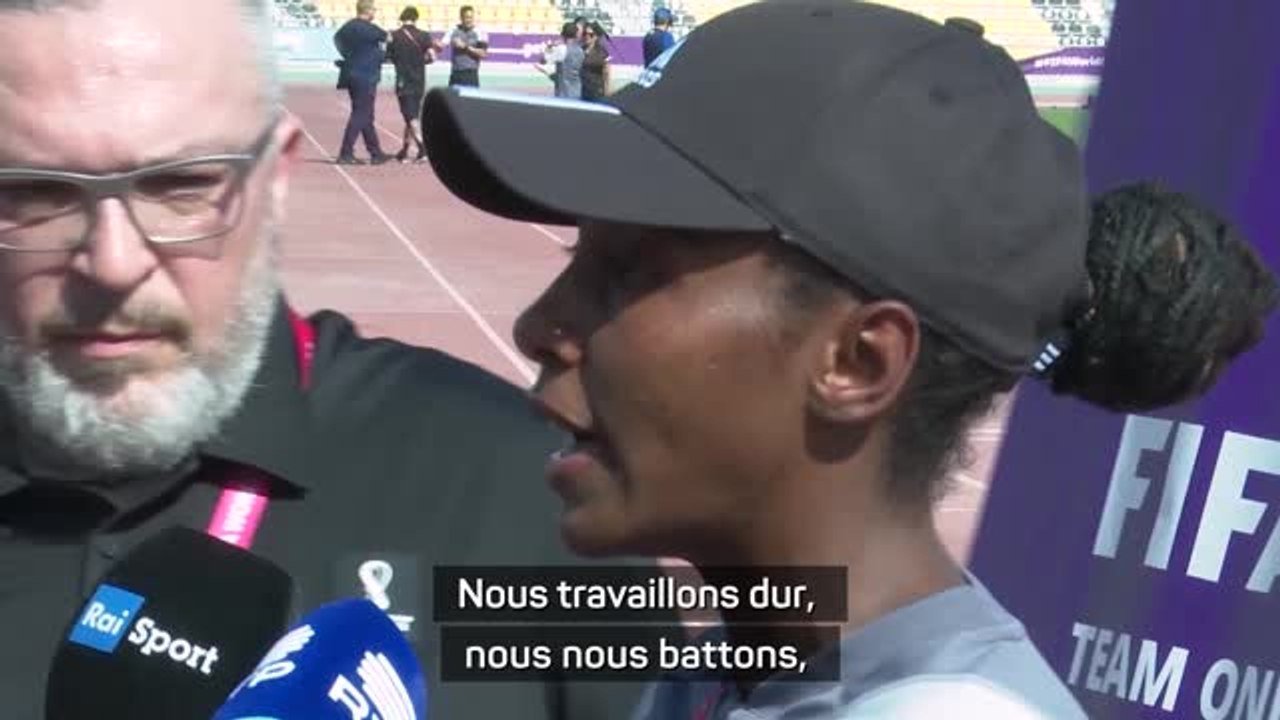 Qatar 2022 – Mukansanga est l’une des trois femmes arbitres au mondial : “Les femmes sont ici parce qu’elles le méritent”