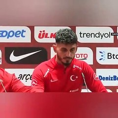 Milli Takım'ın hocası sandalyeden düşünce Türkçe küfür etti!