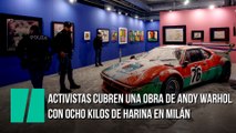 Activistas cubren una obra de Andy Warhol con ocho kilos de harina en Milán