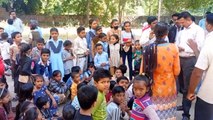 स्कूल को अंग्रेजी से फिर से हिंदी में रूपांतरित करने पर हंगामा