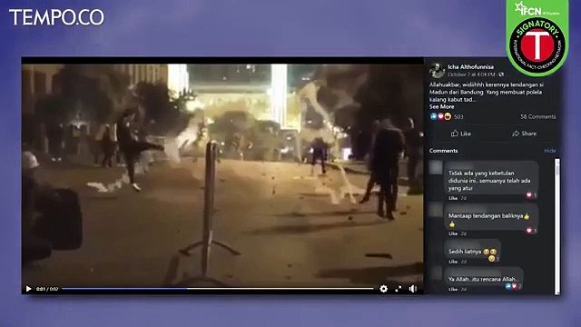 Benarkah Ini Video Pendemo UU Cipta Kerja yang Tendang Peluru Gas Air Mata?