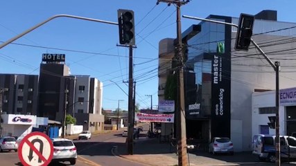 Semáforos da Avenida Carlos Gomes com Rua Rio da Paz ficam instáveis