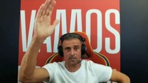 Luis Enrique saluda a Amunike en su primera transmisión en Twitch