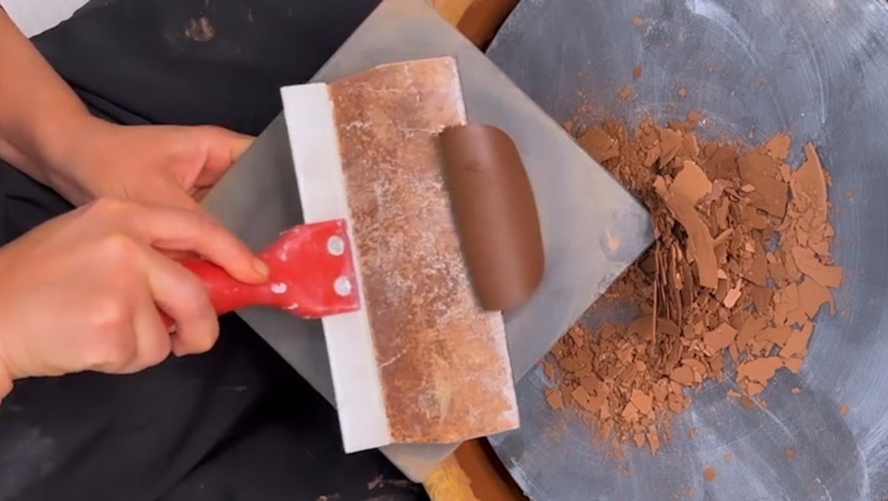 ASMR clay recycling