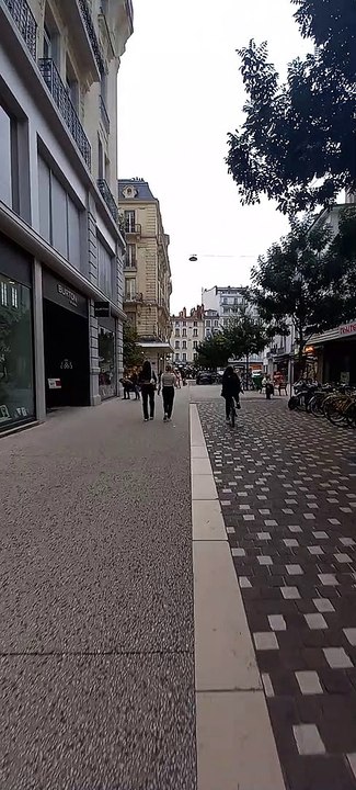 Frensh City - Grenoble - Centre Ville - #France #Grenoble #City (23)