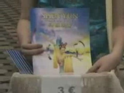 舞蹈协会的孩子们祝晚会圆满成功