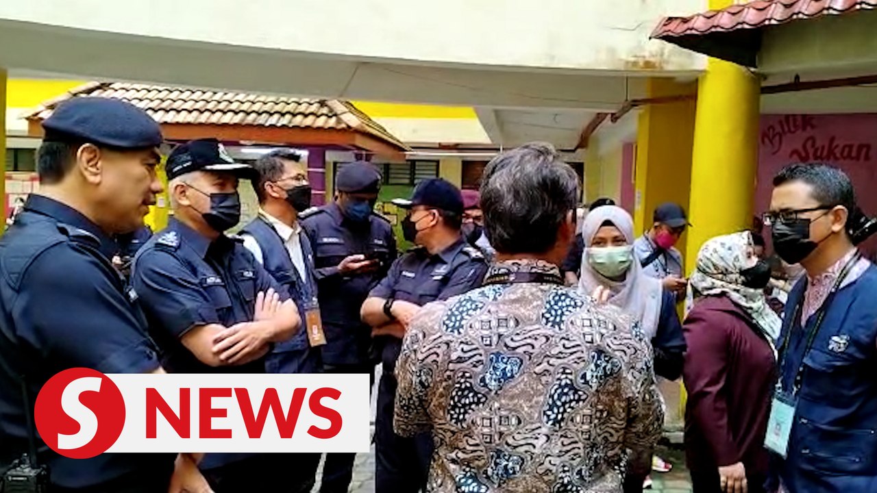 GE15: Top cop monitors voting process
