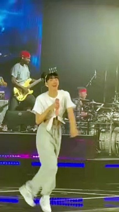 Lisa tik tok video