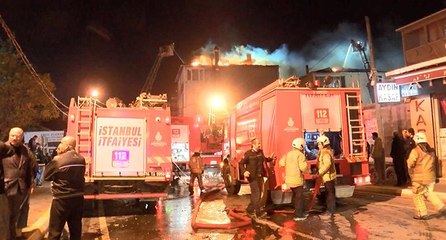 Sultanbeyli’de 3 bina alev alev yandı