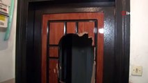 Kiracısıyla zam konusunda anlaşmazlık yaşayan ev sahibi, kapıyı balyozla kırdı!