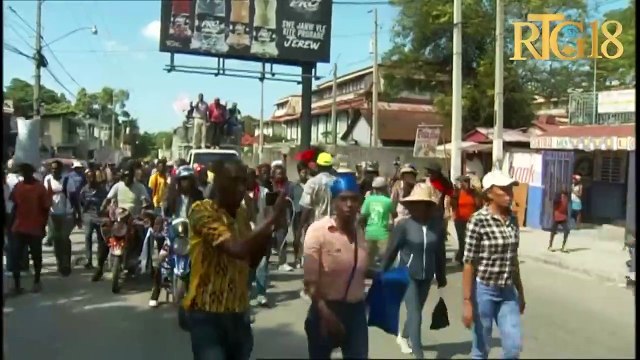Manifestasyon plizyè santèn moun nan kapital la, nan okazyon komemorasyon 219èm anivèsè batay Vètyè.