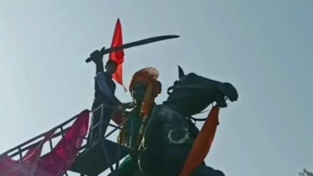 इंदौर : महारानी लक्ष्मीबाई की जयंती धूमधाम से मनाई ,महापौर ने किया माल्यार्पण