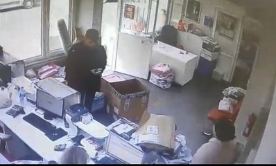 İNTERNETTEN SATIN ALDIKLARI 72 BİN LİRALIK BİLGİSAYARI KARGO ŞİRKETİNDEN ÇALDILAR