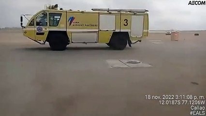 Impacto entre un coche de bomberos y un avión en el aeropuerto de Lima / The Latin American Aviation Historical Society