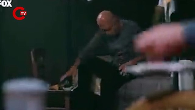 Fox sokak köpeklerine yönelik replikle tepki çekti