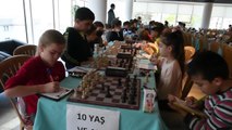 Karabağlar Belediyesi Başöğretmen Atatürk Satranç Turnuvası Başladı