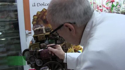 Napoli, l'omaggio di un pasticciere agli ucraini: "Rappresenta chi fugge"