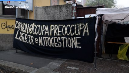 Bologna, gli attivisti Xm occupano uno stabile in via Stalingrado