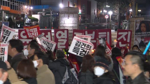 서울 도심 '尹 퇴진' 대규모 촛불집회...대통령실 인근까지 행진 / YTN