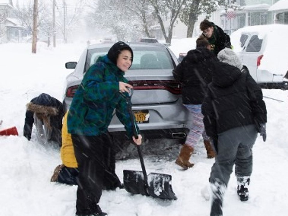 USA: Heftiger Schneesturm legt öffentliches Leben lahm