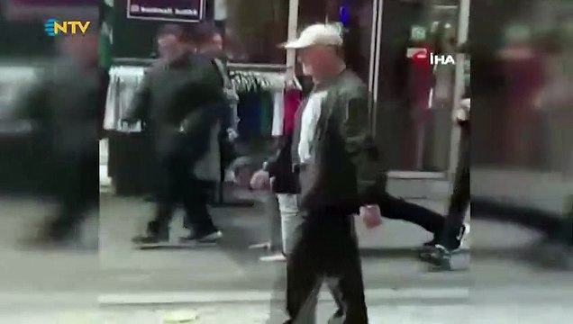 İstanbul'da sokak ortasında şınav çektirdi