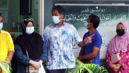 شاهد: انتخابات عامة في ماليزيا لإنهاء الاضطرابات السياسية